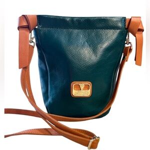 GUC~🌷 VALENTINA DESIGNER PEBBLED LEATHER CROSSBODY GREEN & TAN-MADE IN ITALY